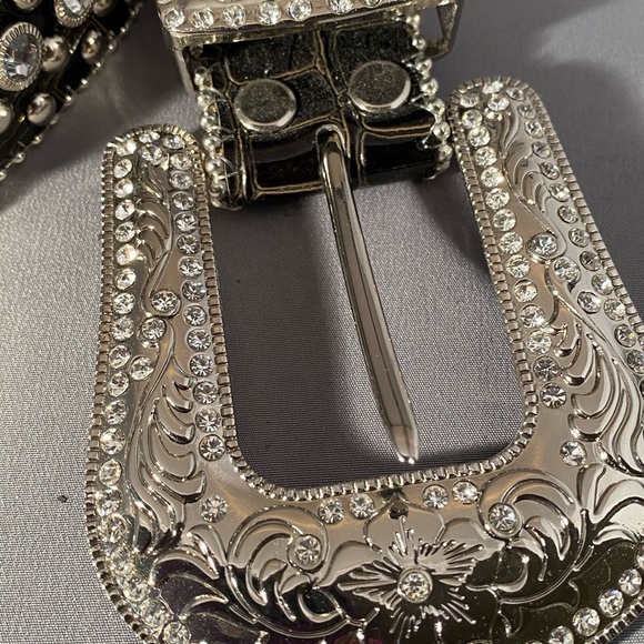 Black leather western style belt - Picture 2 of 4